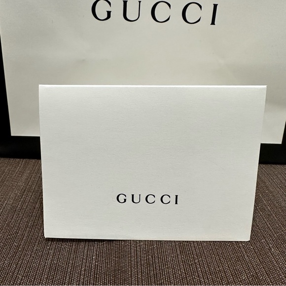 Authentic GUCCI gift box with gift bag and small Gucci envelope - Picture 5 of 13
